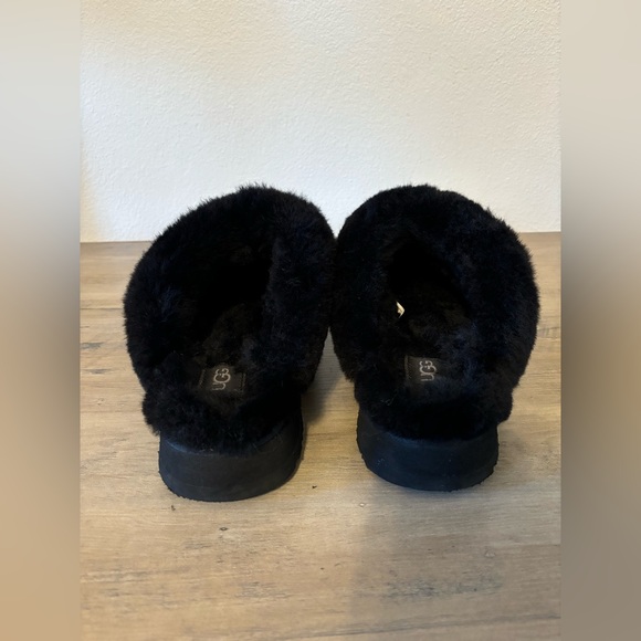 Ugg Disquette Slippers🖤 - Picture 3 of 6